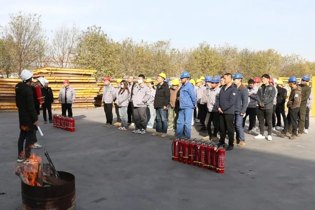 陕建新型建材公司组织开展消防灭火实操演练活动